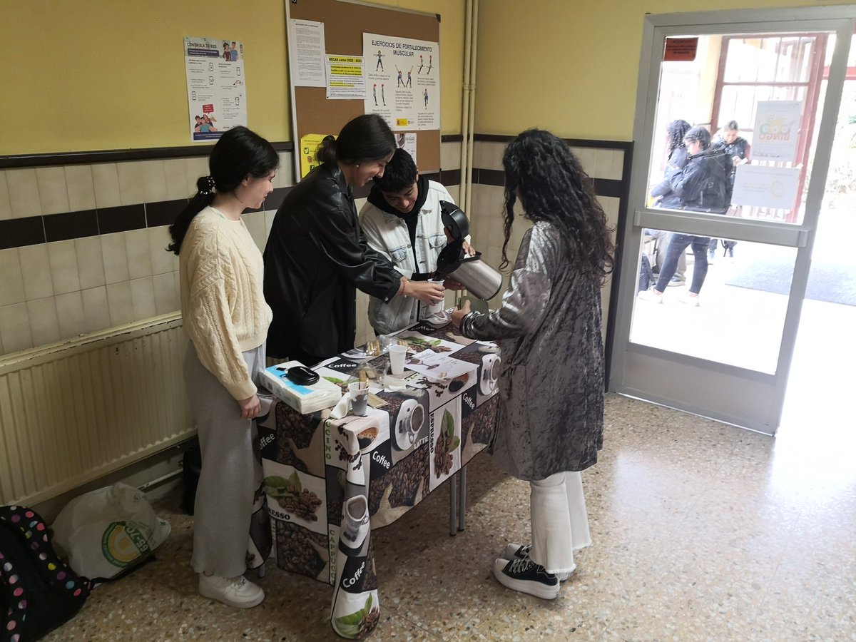 CIFPRIOEBRO's tweet image. Comienza el #reto5€ , hoy 2° de Anatomía nos ofrecía su propuesta de empresa con una inversión mínima... Chocolate calentito en el recreo #FOL #ANPROFOL #MEFP_emprendimientocyl @educacyl @fp_empresa @elcorreo_com @diariodeburgos