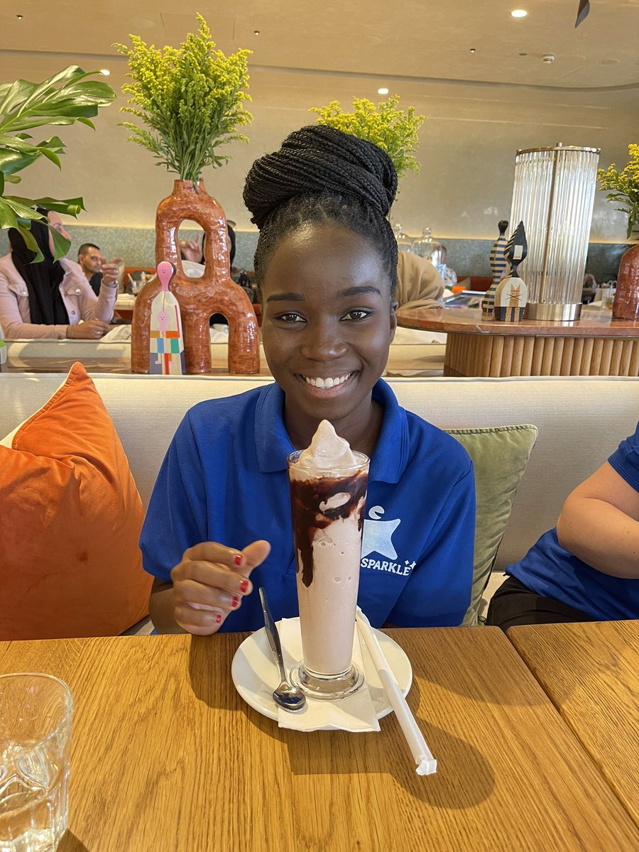 Such fun spending the day with @SarahEBrook7 and Mwayi touring @HISDubai - the highlights definitely being time spent with the wonderful student Wellbeing champions & @MrNabilHIS, plus Mwayi enjoying her first ever milkshake!

#MwayiInDubai #Spreadthesparkle