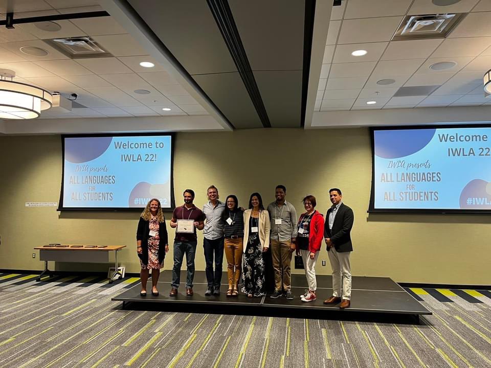 DMPS_WorldLang's tweet image. DMPS teachers accepted awards and a grant to host middle school Spanish Olympics. @DMschools @DM_North @HoytMS @HardingWolfPack @MeredithHuskies