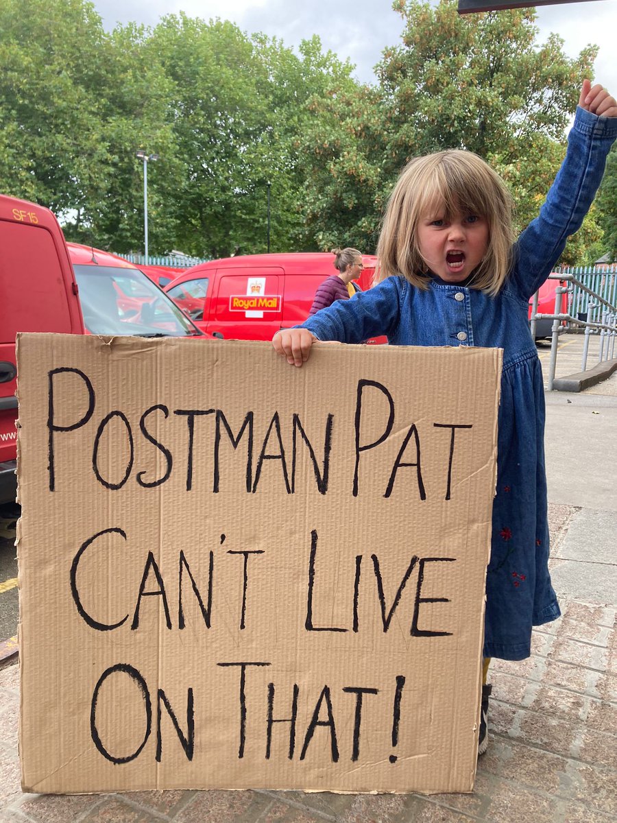 ✊ tiny sheffield women in solidarity with @CWUnews @eiecampaign