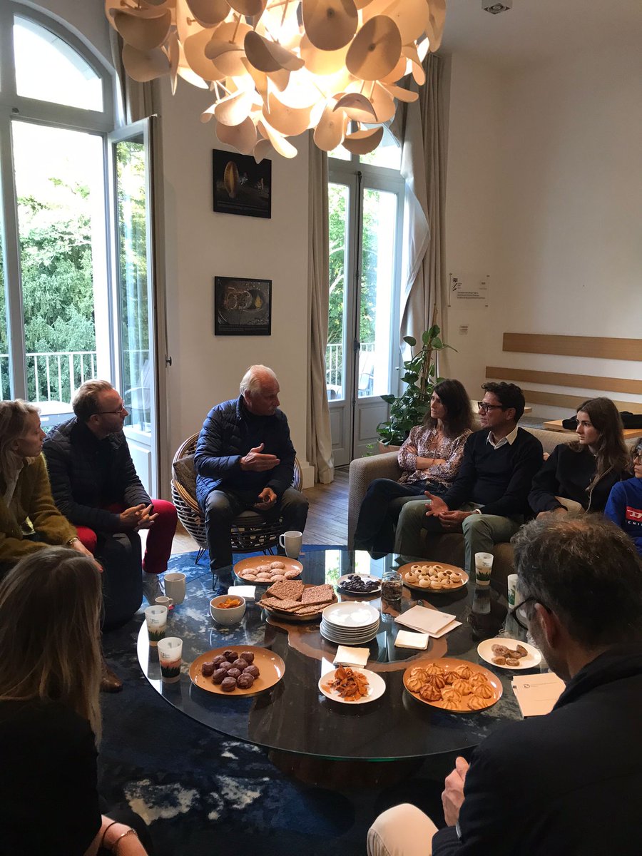 Dernière rencontre de la journée avec @Yann_A_B , Président et Fondateur de la Fondation @GoodPlanet_ #forcessauvages #biodiversité #janegoodallinstitutefrane