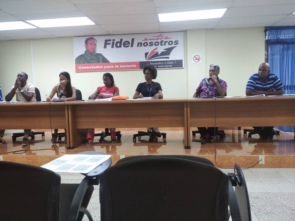 UIC_Cuba's tweet photo. #UICEnBalanceNacional
Nuevo Consejo #UICGuantánamo ratifica a Kirenia Nariño, Presidenta
👉Vice: Delmis Wilfredo Carbonell
👉Vocal: Alisney Agramonte
MIEMBROS
👉Yadeilis Durán
👉Adonis Enrique Carvajal
👉Leonardo Cardona
👉Elio Antonio Marrero
#UICCuba
#CubaInformatiza https://t.co/QmLQovtDqL