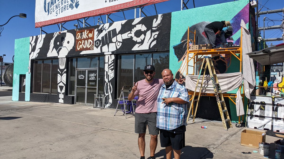 Stopped in to check the progress with @PetsRusCNFT putting up murals in #LasVegas ahead of <a href="/cnftcon/">cNFTcon is now NFTxLV!</a>! Looking good! <a href="/MaganaCNFTs/">Mag | Graffzity | DRMZ</a> <a href="/candgcycling/">CrankandGrindCycling</a> #Cardano #NFT #community