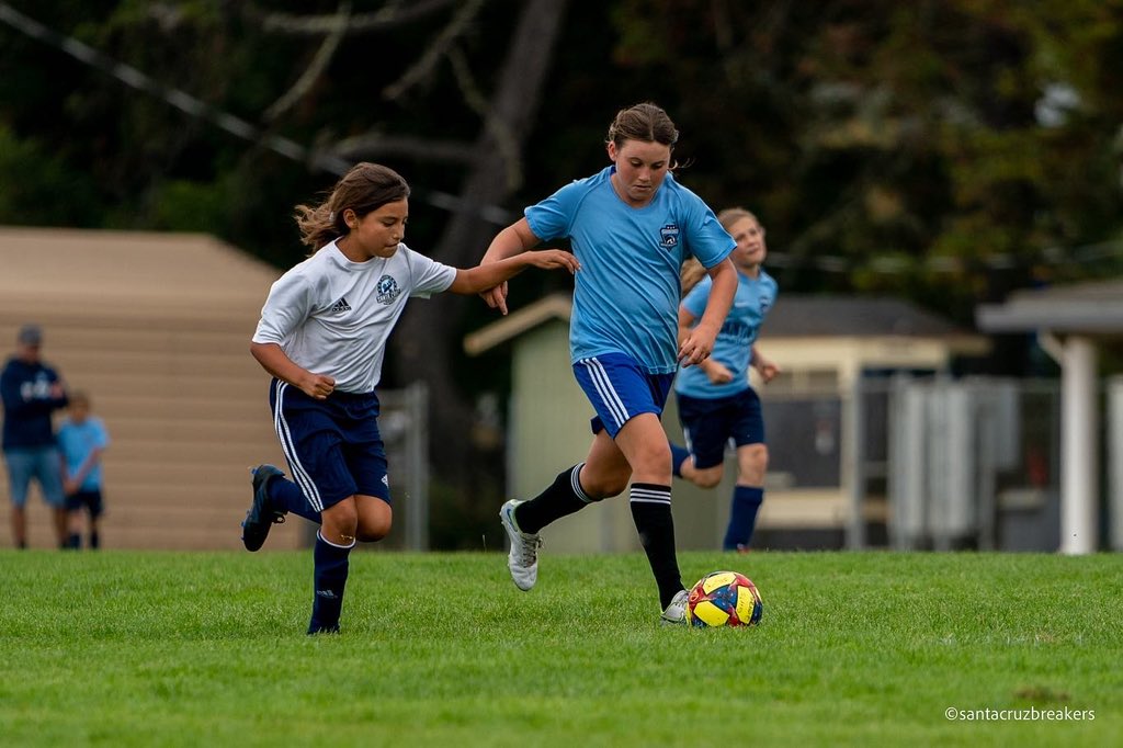 santacruzutdfc's tweet photo. π FT: Santa Cruz Breakers 6 - 1 @SCCitySoccer (2012G)
#santacruzbreakers #norcalpremier #npl #soccer #youthsoccer #aptostide #girlssoccer #santacruz #santacruzcounty #soccergame #soccerderby #win https://t.co/IsPQxGvZ10