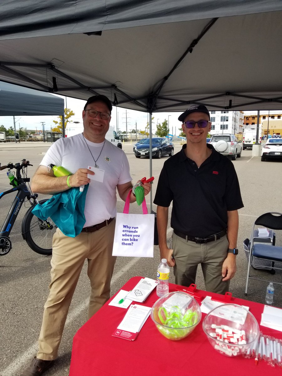 Rosenthal5280's tweet photo. @CityofDenver now offers free connector service in #Globeville & #ElyriaSwansea neighborhoods. Unfortunately, I arrived at the launch too late to see the vehicles, which are now zipping through #Denver. Great to see so many city agencies & community partners. #coleg #copolitics https://t.co/iRgoi1XOZB
