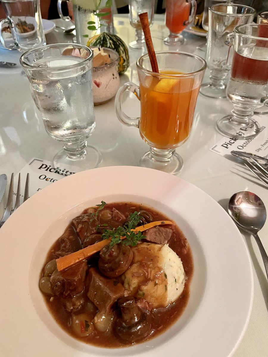 danpnut's tweet photo. Pickity Place Restaurant in Mason, New Hampshire.  The original Little Red Riding Hood 👩🏻‍🦰 🦊house. Great food and fun with friends.  #Pickityplace https://t.co/4lipDqw0gG