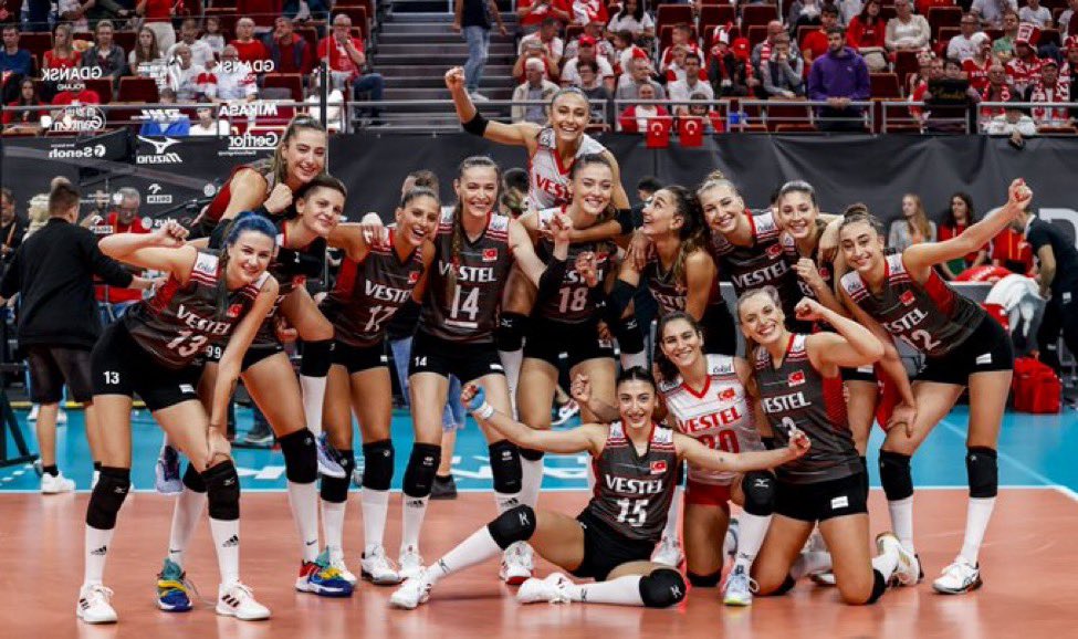 Tebrikler kızlar !  💕🇹🇷🇹🇷                                                #dünyaşampiyonası #VolleyballWorldChampionship