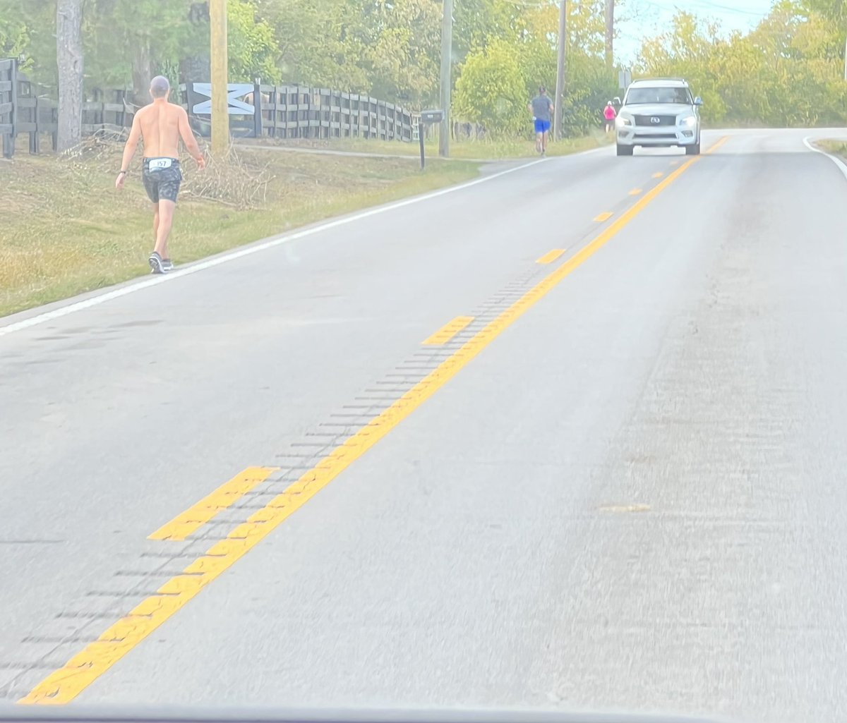 saralynlk's tweet photo. Hey @RagnarRelay , this is simply unsafe. Having runners go down this 2 lane highway with no shoulder was a complaint last year. And here we go again. There are other routing options and this is completely unnecessary. https://t.co/JEzoGmySPD