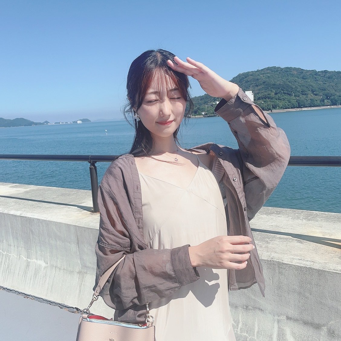 fuyuu_story's tweet photo. おはようございます🌊
朝焼けが心地いい時間🤍

海なし県民だからか、海見るだけで幸せな気持ちになる☺︎
10月に入ったけど今日も暑いみたいだから、炎天下でお仕事や���ぶ方はしっかり水分を！🥤 https://t.co/XhfyOJTOw8