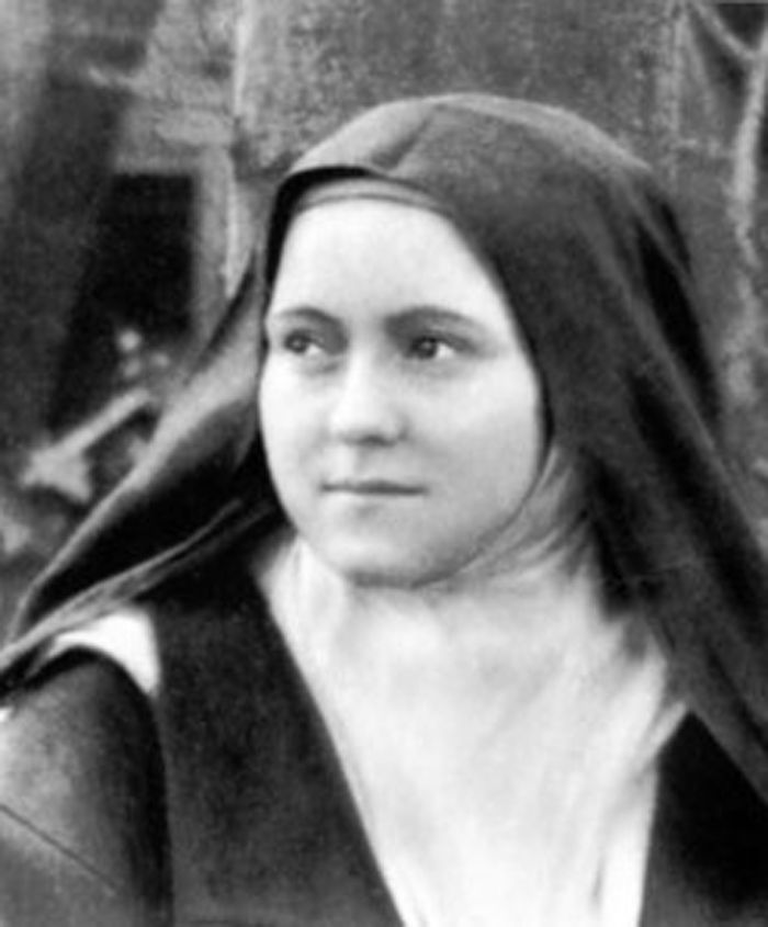 paterfabian's tweet photo. Estoy convencido q esta mujer ha cambiado definitivamente el estilo de la Iglesia más que nada en los últimos dos siglos... #TeresaDeLisieux @santateresita https://t.co/zY8WH2n5Rv