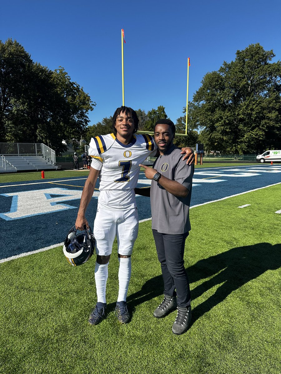 49-13 WIN against Belleville East.
Congrats <a href="/ja1ensmith1/">Jalen Smith</a> for breaking the single season touchdown record of 10 Touchdowns held by former player <a href="/DMosely_24/">Darius Mosely</a> 
That’s 11 Touchdowns on the season in  6 games for <a href="/ja1ensmith1/">Jalen Smith</a> all from <a href="/ColtMichael3/">Colt Michael ✞</a> 🔥