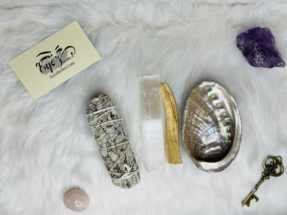 kissableconvo's tweet image. Hey love 💗, would you like to shop and support my growing business👩‍💼 . We have a limited supply on our smudge kits. Available is White 🪔sage or Dragon 🐉 blood….

Shop: Eyezbyher.com🛍

 #smudging #healing #lashkit 
#eyezbyher #smudgekits #sage #Therapy #rosewater