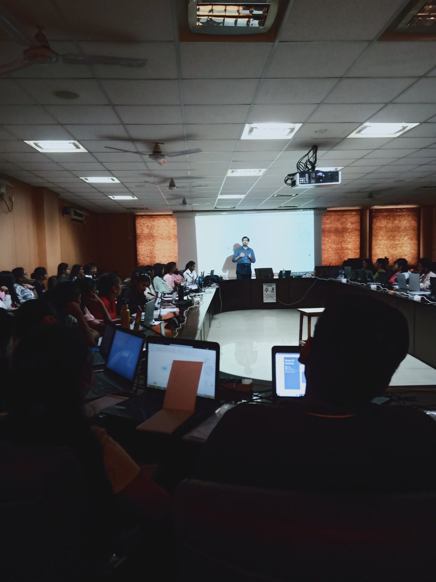 DevanshiMancha3's tweet photo. We Equilibrium: The economics society in association with Department of financial studies of SRCASW,DU organised an SDP on Power bi
It was a great offline workshop with Mr. Havish Madhvapaty
Here are some of the insights
#Delhiuniversity #DUevents #SDP #Delhi #SRCASW https://t.co/4KkqVYbp2V