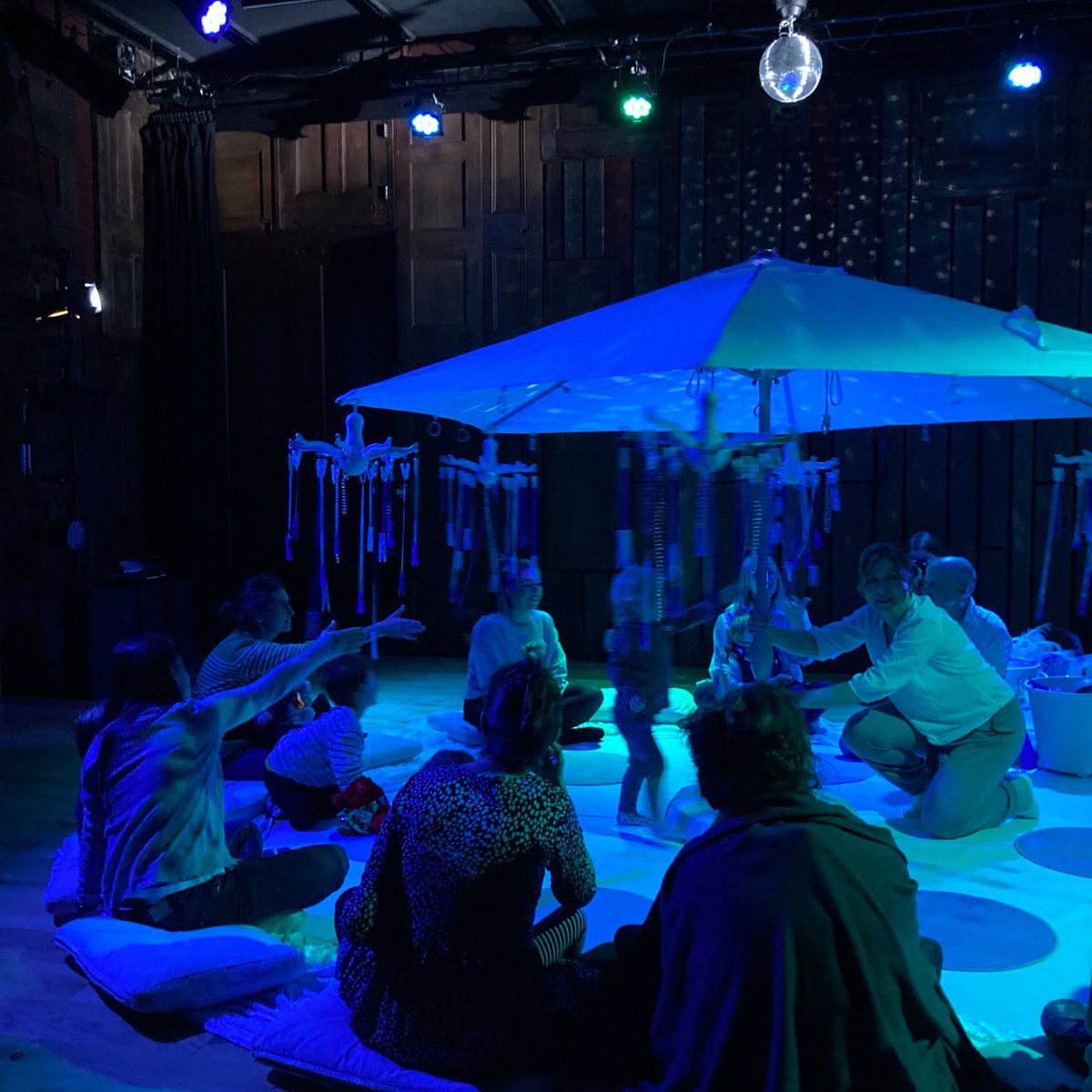 tinylightheatre's tweet photo. It’s been an amazing first two days of our debut @tinyideasoxford festival! There’s been fun galore across Oxford & we’ve got Sunday to go - there’ll be Family Movies @UPPCinema, Hey Little Bird and Teresa Heapy at @TheNorthWall & Du Iz Tak at @TheStoryMuseum! #tinyideas2022 https://t.co/xaGtOlZGfk