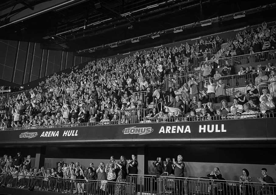 Tweeting @rickygervais everyday until he agrees to do a gig for his new #Armageddon show (and get me VIP tickets back stage) at @bonusarenahull #98
'He gave the world The Office, Extras, Derek, Afterlife and Karl Pilkington. Please give one Hull of a welcome to Ricky Gervais' https://t.co/ODFckae82k