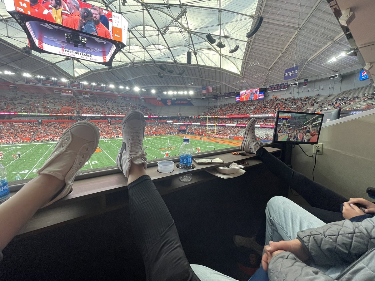 jamie_merrick's tweet photo. Cusesuperfan hook a girl up! #neednewkicks https://t.co/GEPsyrTawX