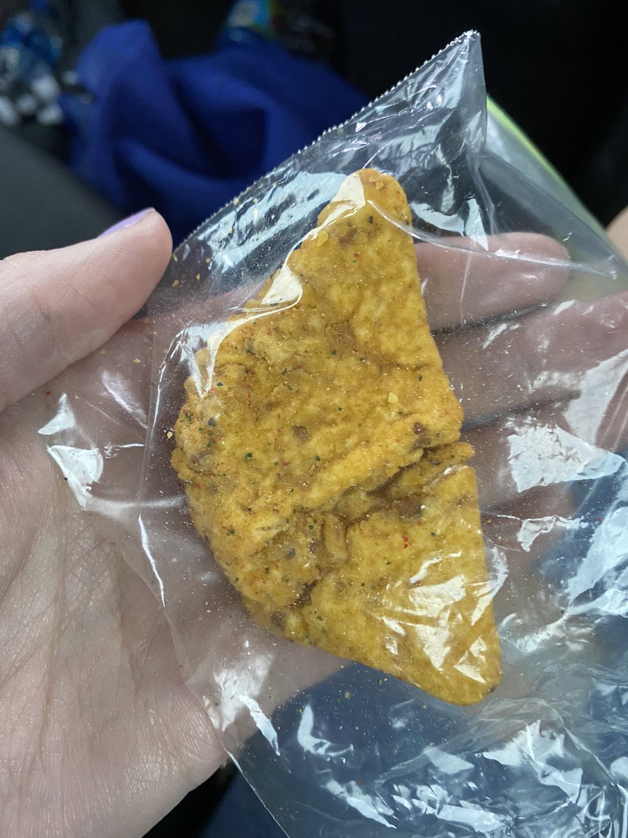 ashley_buck97's tweet photo. @Doritos mega dorito https://t.co/op4Ppznd7b