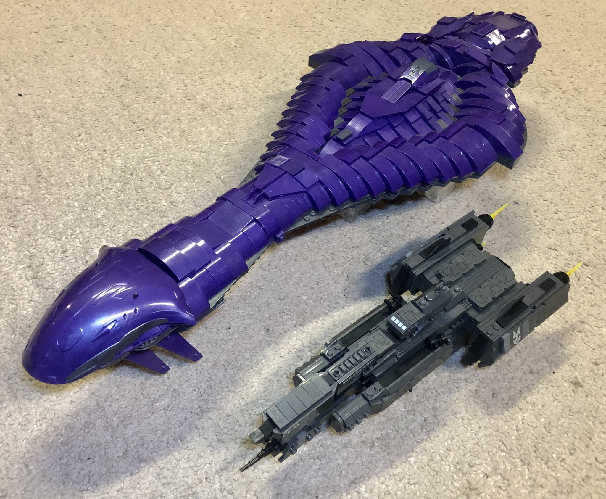 Goodwill Hunter on X Loving the new Forward Unto Dawn set. Solid no play area Halo capital ship models is something Mega should have been doing for a long time Covenant needs to