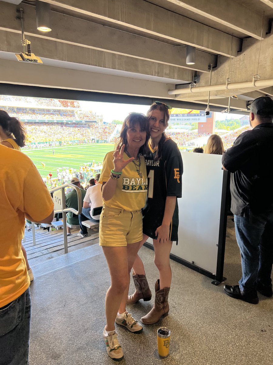 kimtaylor801's tweet photo. #sicembears https://t.co/80WedJK3XM
