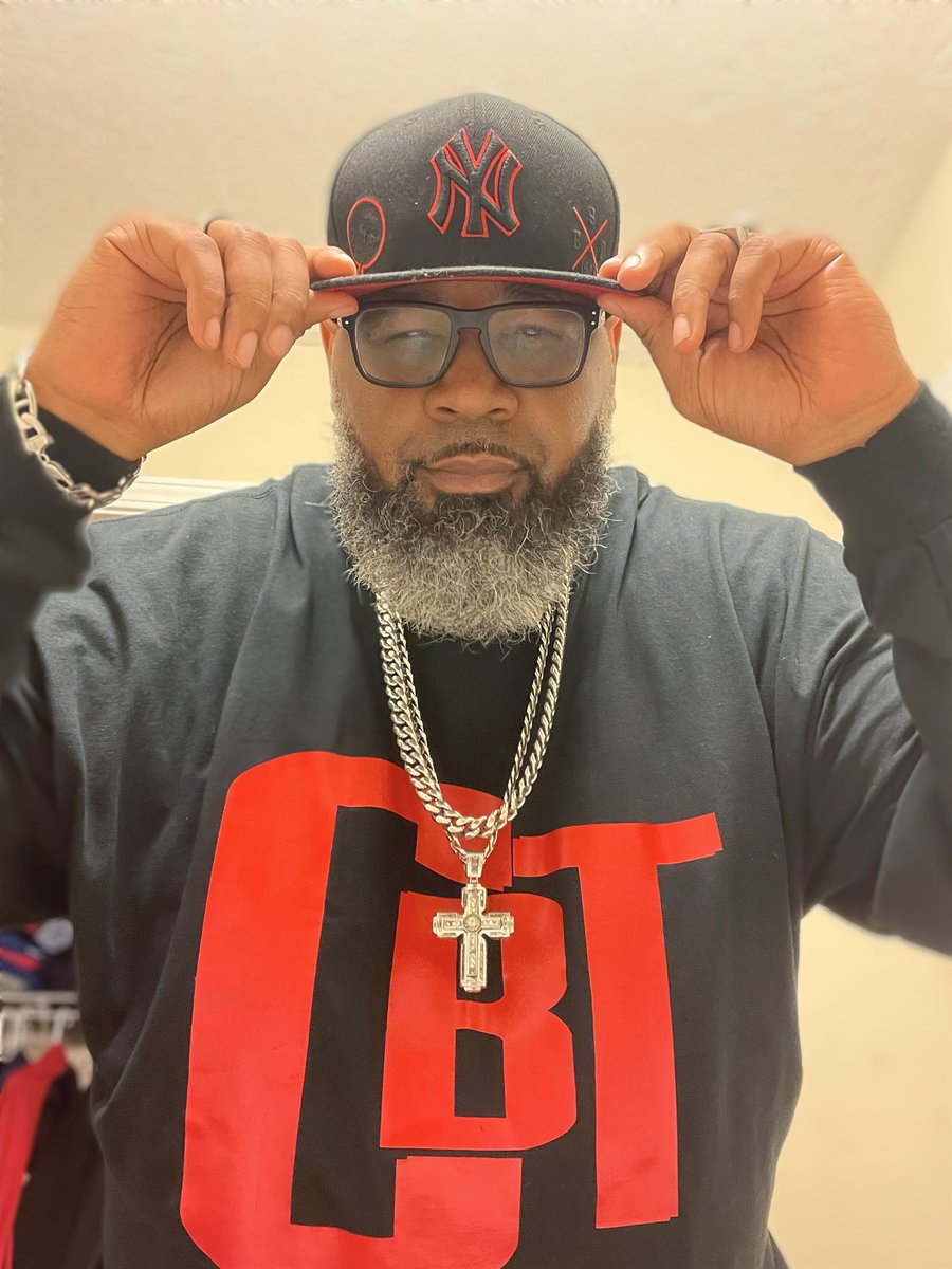DaryleLSmith's tweet photo. Road Trip Drip
#YankeesFit #Lebron19 @seeyoudifferent  #CBT    @ahmiryoung 
 @uncle_rjs 
@KidFromTheX @CallMeCoachVP @LiCkMyJs @TheDon8708 @5aluteMeImPaige @LexxDaTurtle @mizz_tae @mdeeeeee_ @LadySideshow @MagMr44 @CoachWes03 @ALilBitOfEryn @IngloriousGUIDO
@kp0pkicks https://t.co/EGFRg0Bu7z