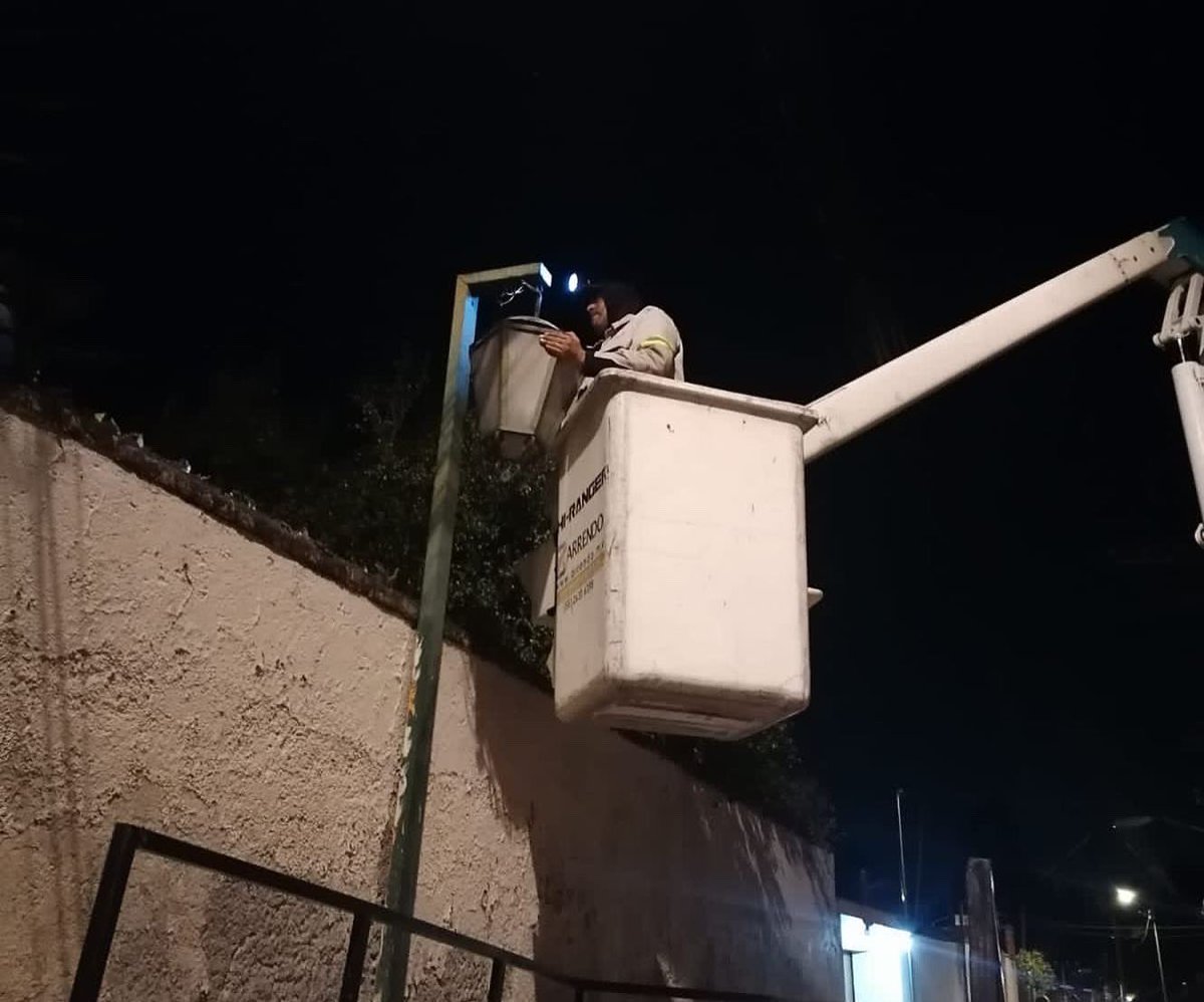 ParticipacionT's tweet photo. 🔴¡Reparación de Luminarias 💡 desazolves y Jornadas de trabajo Tequios en la alcaldía Tlalpan!
Continuamos trabajando para la comunidad en coordinación con las diferentes áreas del gobierno de la Ciudad de México realizamos diferentes trabajos para beneficiar a las y los vecinos https://t.co/POztGFbodA
