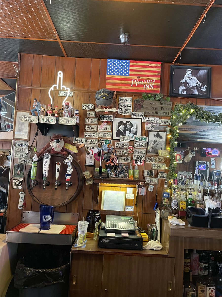 kelly_wilk's tweet photo. Got to go to the Bengals game and decided to pay homage to DP’s youth in Mason. Good times at the Pleasure Inn! @dpshow @brooklynfritzy @PaulPabst @HiMyNameIsSeton @PrinceMarv13 https://t.co/ZFQpSQIegp