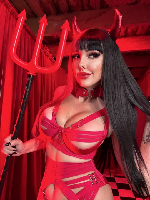 Watch Darshelle Stevens's leaked NSFW photo on TwXstars