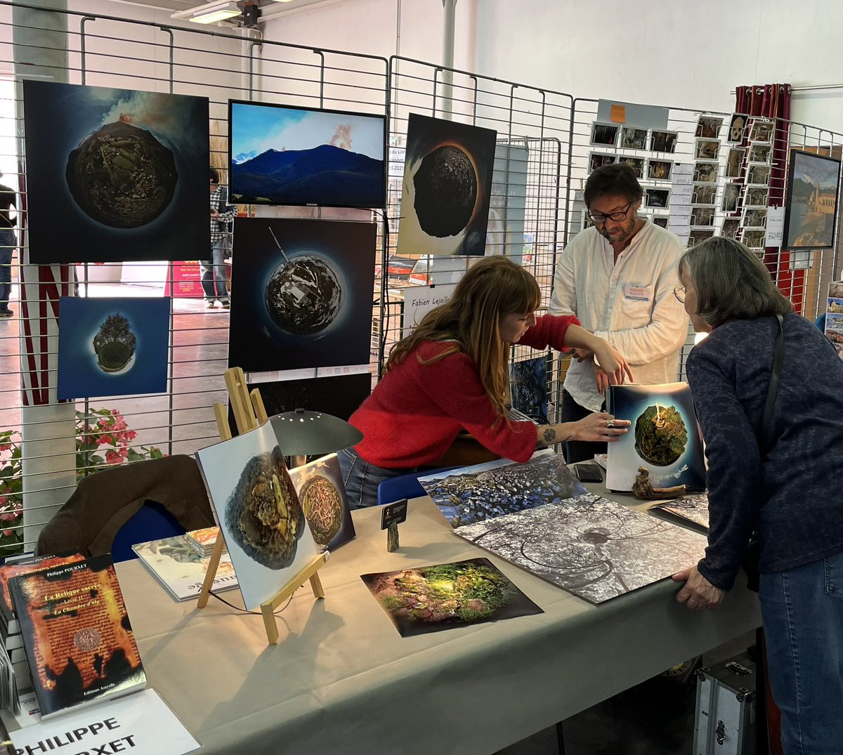 destinationtpm's tweet photo. #salondulivrepyreneen c’est parti pour la 13eme édition au #carrepyhotel et c’est jusqu’à dimanche soir. À consommer sans modération! #bagneresdebigorre #gerde #tourmaletpicdumidi #pyrenees https://t.co/BnY3JlTBi3