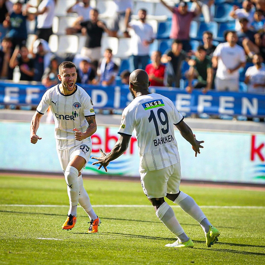 Bahoken Stephane tweet media