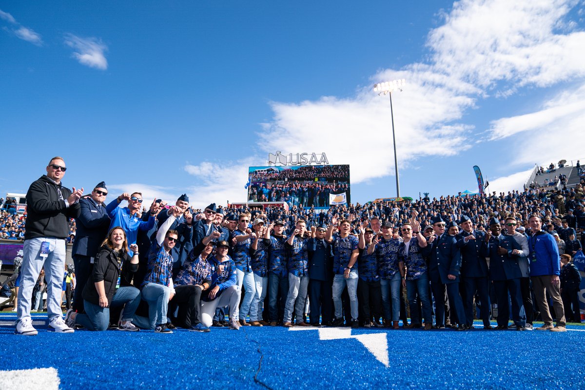 AF_Baseball's tweet photo. A great day to show off the bling.

#AmericasTeam🇺🇸 I #SinkNavy https://t.co/nZaAjQbre5