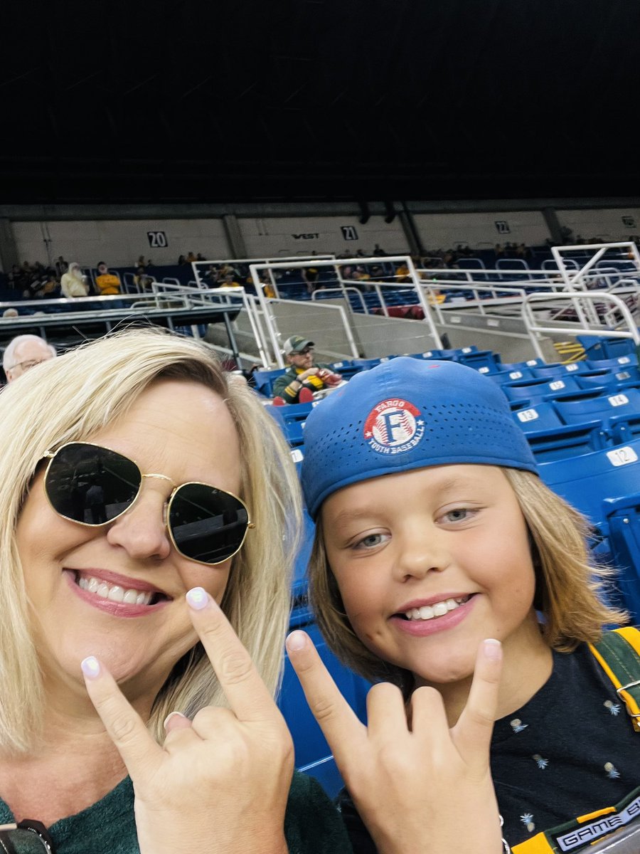 JPetersonKlein's tweet photo. #scheelsgameday #ndsubison https://t.co/INIGu5jO0U