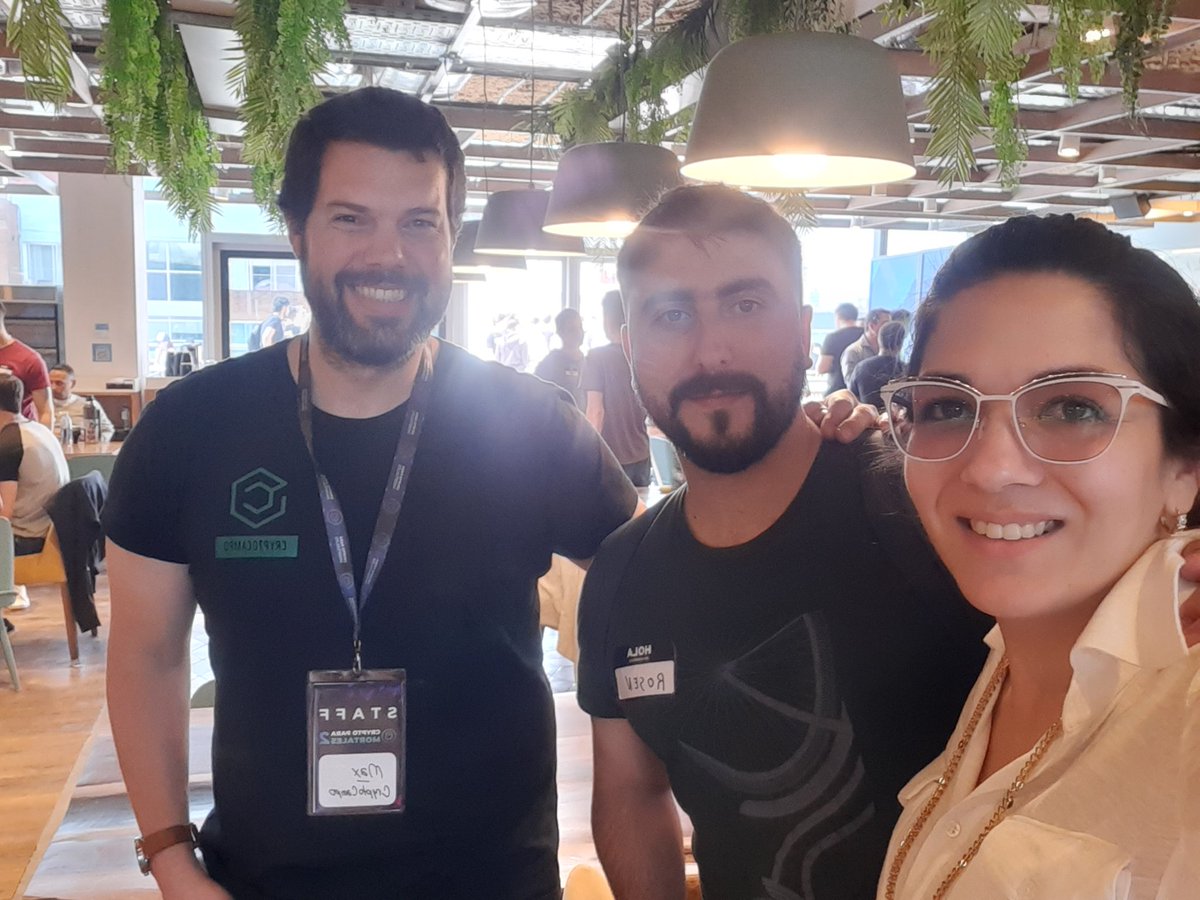 rominavila47's tweet photo. Con @GandaraMaximo y @RosenGravanago en @CryptoPMortales aprendiendo de propiedad intelectual!!!! https://t.co/HLQvi9iOxR