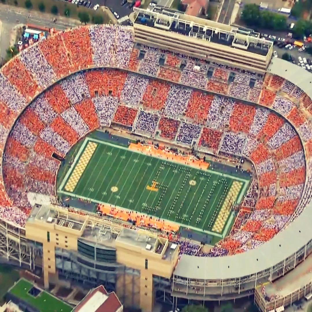 lollyc276's tweet photo. @Matt___Warren I hate to break it you but Ole Miss is not even on the same level as checkered Neyland Stadium.  🙄 https://t.co/LHkRfoPOBF