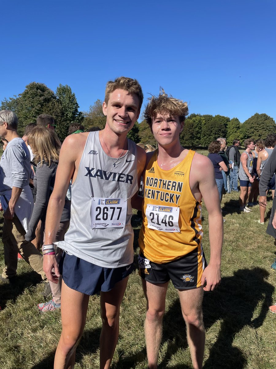 xc_mason's tweet photo. Always great seeing @MasonHSComets running in college! @aiden_amshoff @jacobmesser012  Once teammates on the podium and now competing against each other for their new schools! #brothersatheart https://t.co/wlpSRabkGF