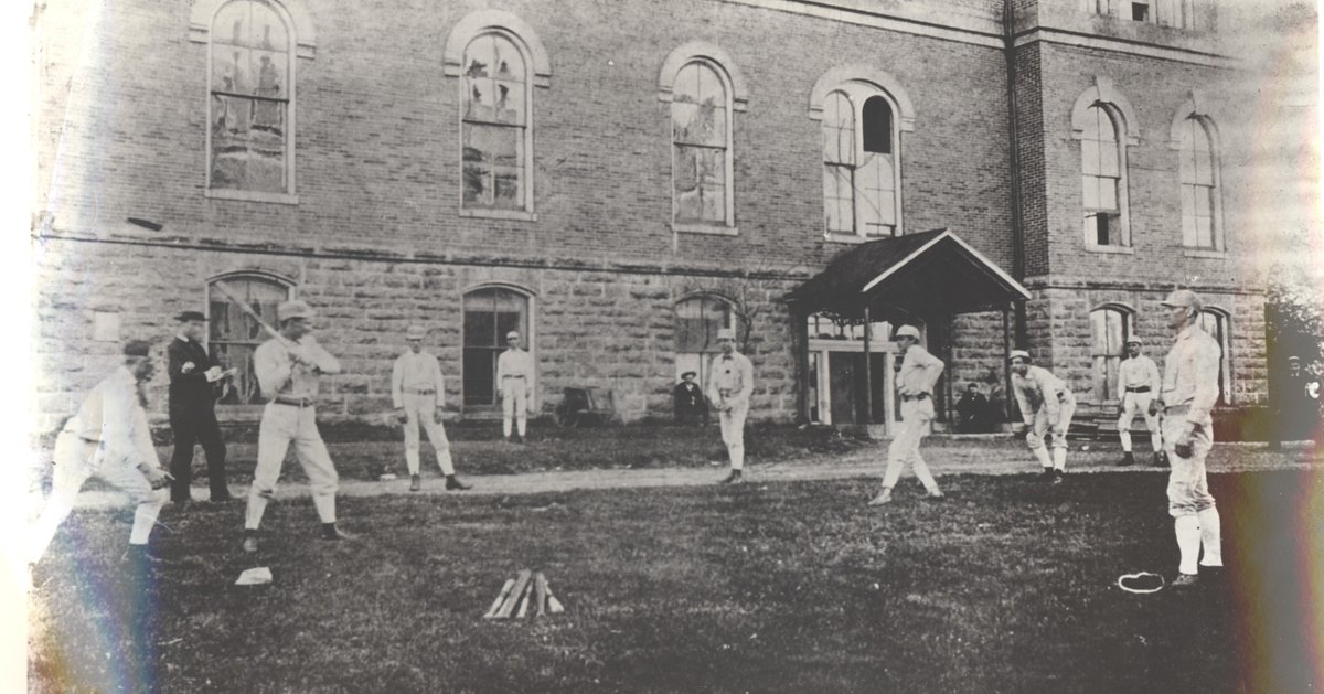 IlliniBaseball's tweet photo. In October of 1879, the #Illini played their first intercollegiate baseball game, as they defeated Illinois College 12-5.

Since then, the program has had:
🔸 264 All-Big Ten selections
🔹 51 All-Americans
🔸 139 players selected in the @MLB draft

#HTTO https://t.co/Wv06R2oOsc