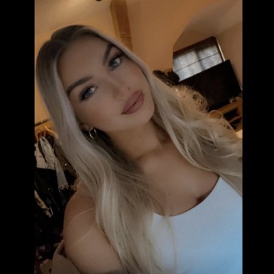 caitjolly_'s tweet photo. #NewProfilePic https://t.co/Hnd1reGIj2