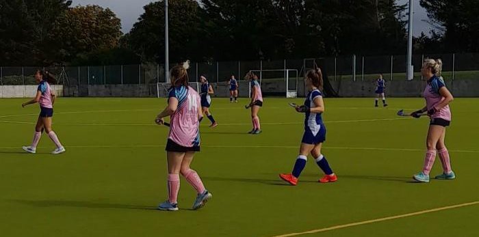 A few 📸 from today's 1st team League match vs <a href="/TivWhiteEagles/">TivertonWhiteEaglesHC</a> 

We gave them a run for their money but the GK was on 🔥! Strong performance overall but couldn't hit the backboard.

Kit looks good tho eh? <a href="/swsportsnews/">South West Sports News</a> <a href="/EH_West/">England Hockey West</a> 

#smallyetmighty #tawontour2022 #lookgoodplaybetter