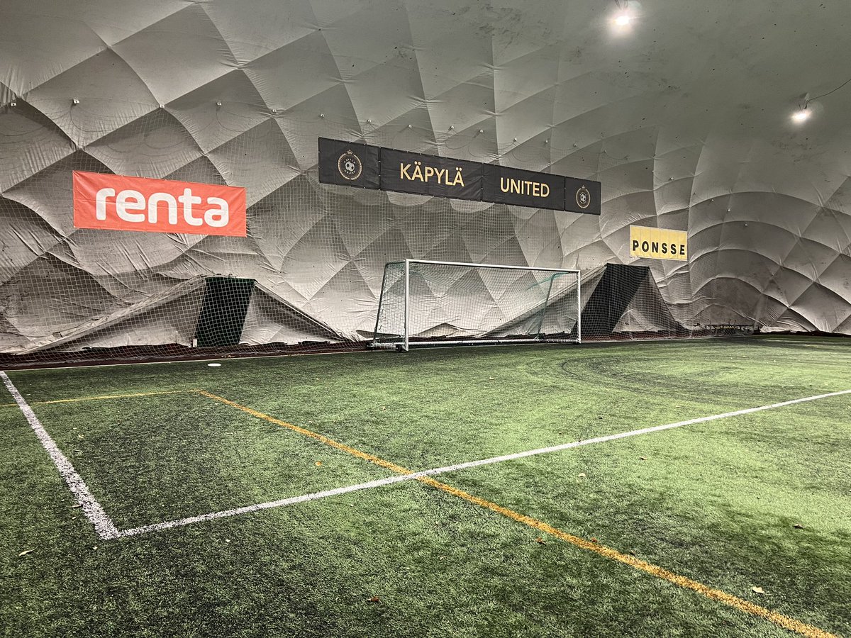 Hallin rakennustyöt valmiit ja Käpylässä olemme valmiita talvikauteen ⚽️👍

Kiitos <a href="/rentasuomi/">Renta Group</a> välineistä ja <a href="/KapylaUnited/">Käpylä United</a> vanhemmat nostotalkoista 👏

#jalkapallo #junnufutis #kuplahalli