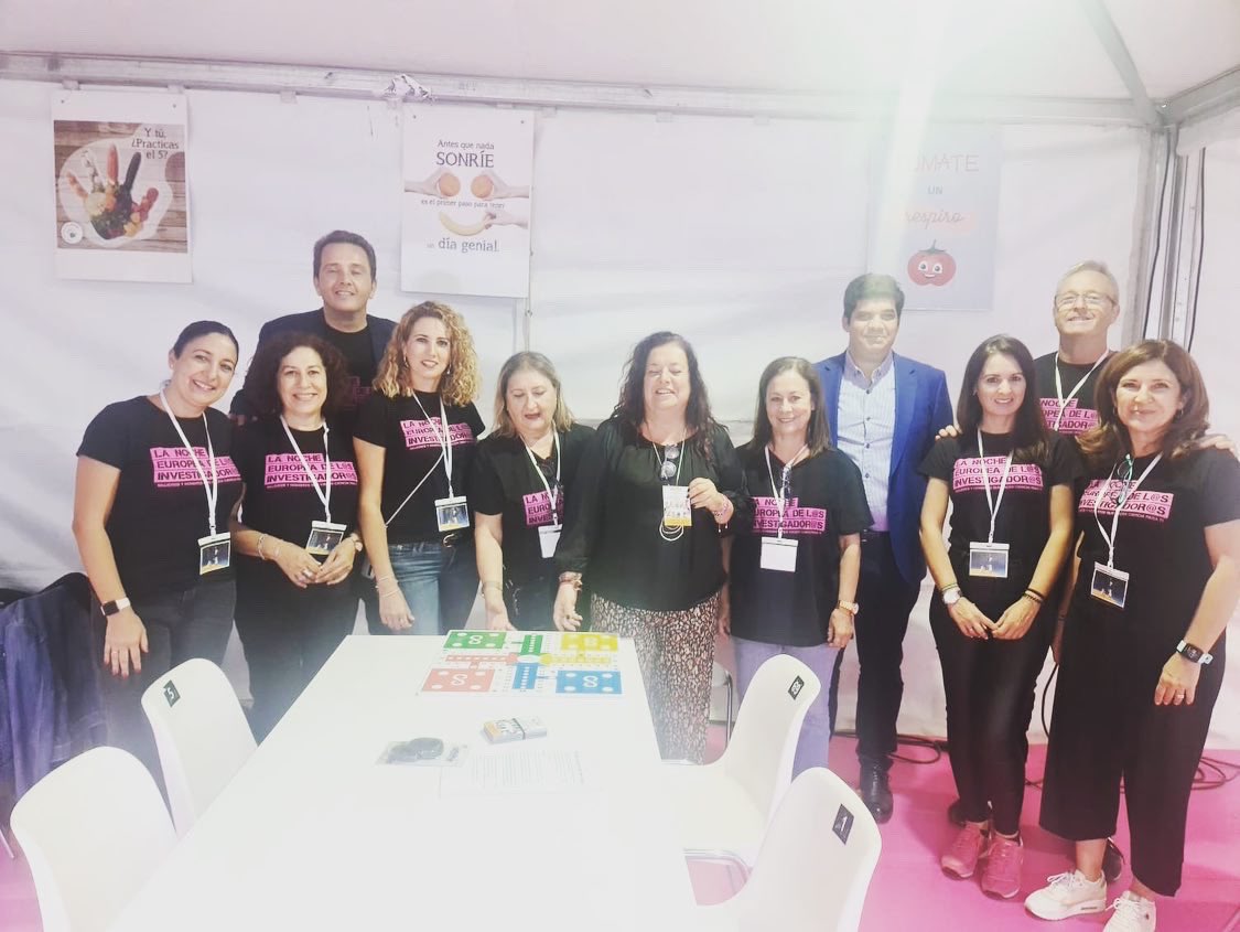 ayto_promosalud's tweet photo. Ayer @ayto_promosalud participamos en #NocheDelosInvestigadores con actividades para los más pequeños sobre #alimentacionsaludable y #saludemocional Muchas gracias por la participación! #promosalud #NocheDelosInvestigadores #sevillasaludable #alimentacionsaludable #saludemocional https://t.co/P6JgW6KKvf