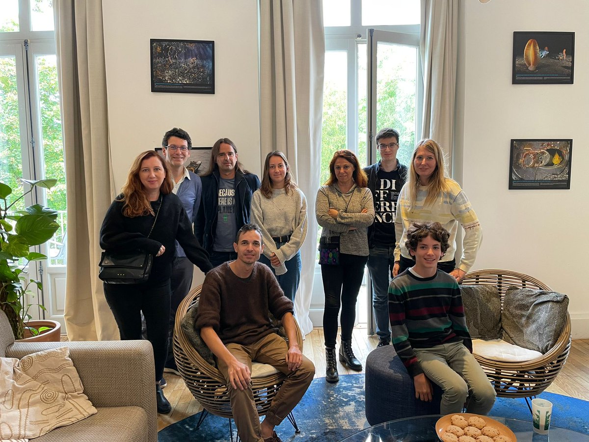 Belle rencontre avec Geoffroy Delorme 🌿
L’ « homme chevreuil » a partagé son expérience de 5 années passées en #forêt avec les #chevreuils 🦌
#geoffroydelorme #fondationgoodplanet #janegoodallinstitutefrance