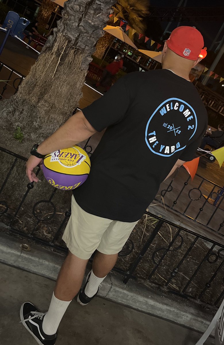TheYard_NFT's tweet photo. What!?!? @TheYard_NFT is giving away Merch!! RN 👑 jump in the #Discord and enter ASAP
#NFT #FantasyFootball #GiveawayAlert #LakerNation 
Come get fresh shirts hot off the press! https://t.co/XkFDQ3vqHC