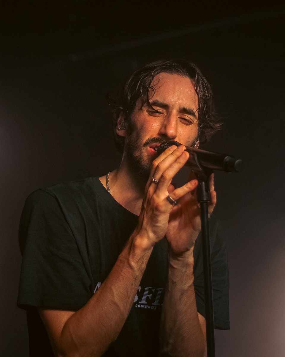 EvaNadal10's tweet photo. Mes photos de #Lomepal à #Bordeaux pour le #concert de sa tournée fantôme 

#iboat #Bordeaux #Lomepal https://t.co/g1LHDYVaJO