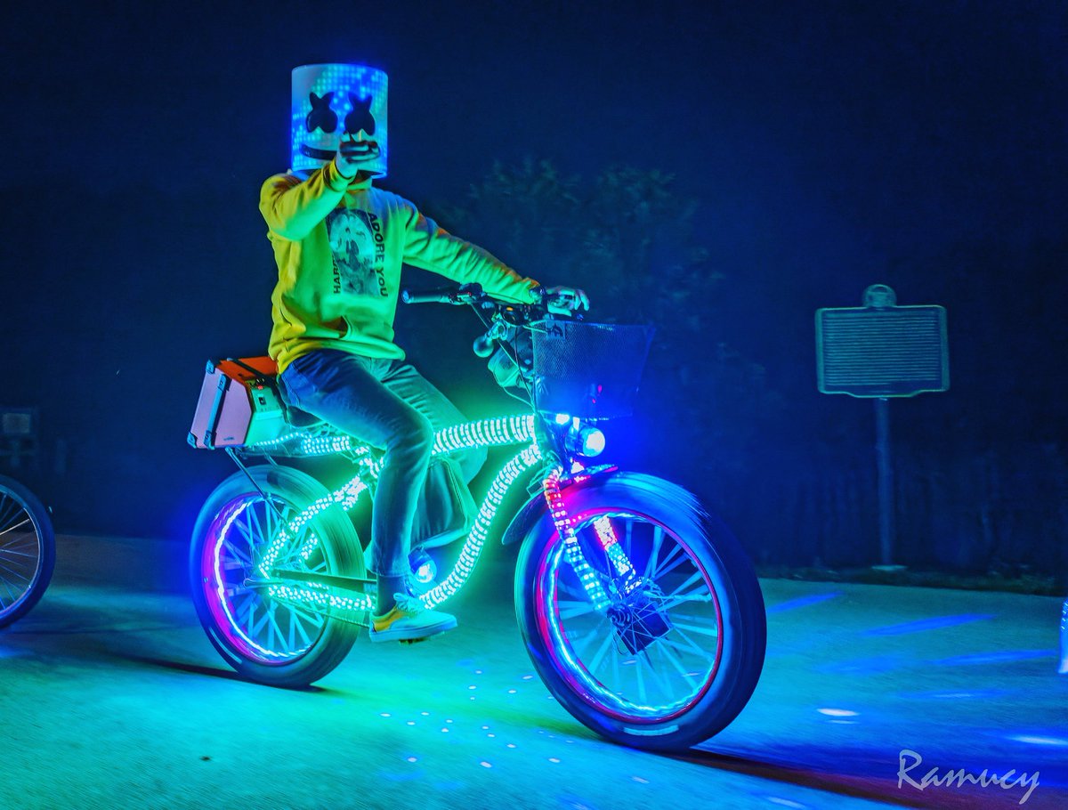 Glowride tonight! Last one of the season. We roll out from Corktown Park at 8:30pm. All details on our website. See you there! #HamOnt