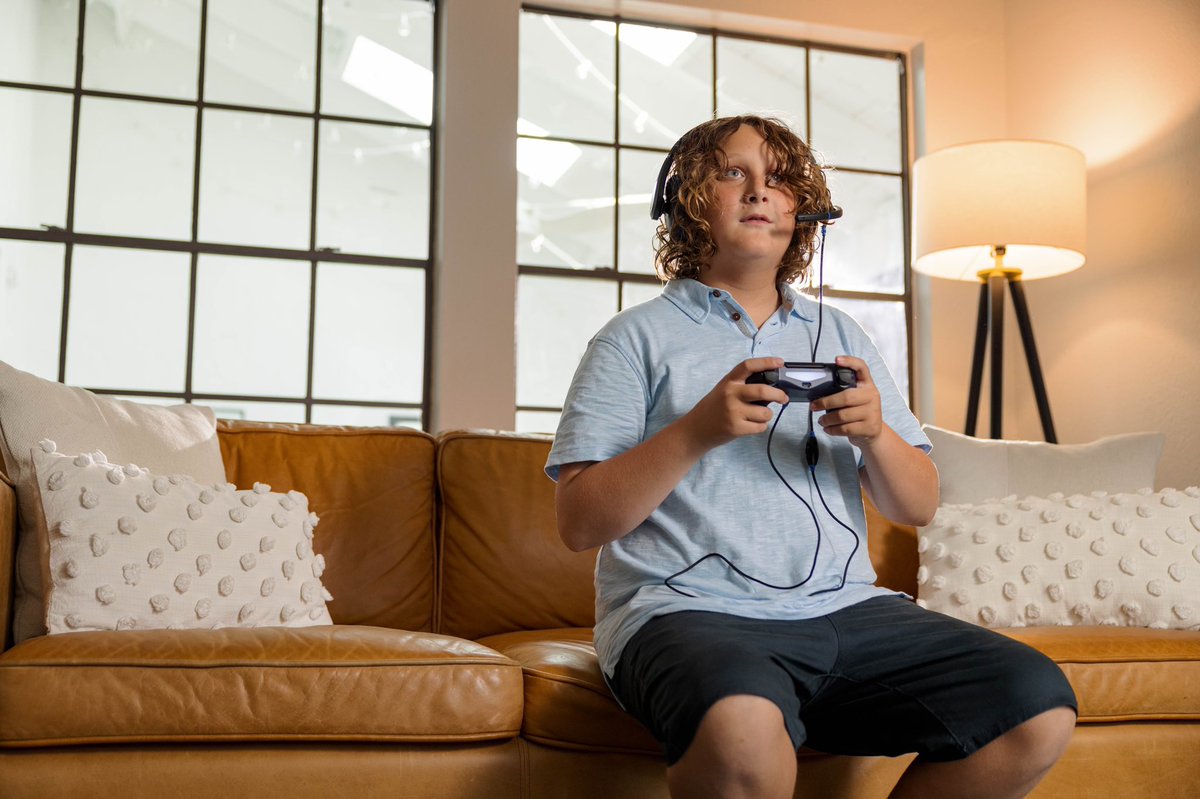 TWTAudio's tweet photo. Our ThinkWrite headsets are great for playing video games. Designed for supreme comfort and excellent audio, our goal is for you to have a fun and high quality experience with our headsets.

#thinkwritetechnologies #twt #headphones #headfi #education #workfromhome #wfh #gaming https://t.co/BUM5IWt2us