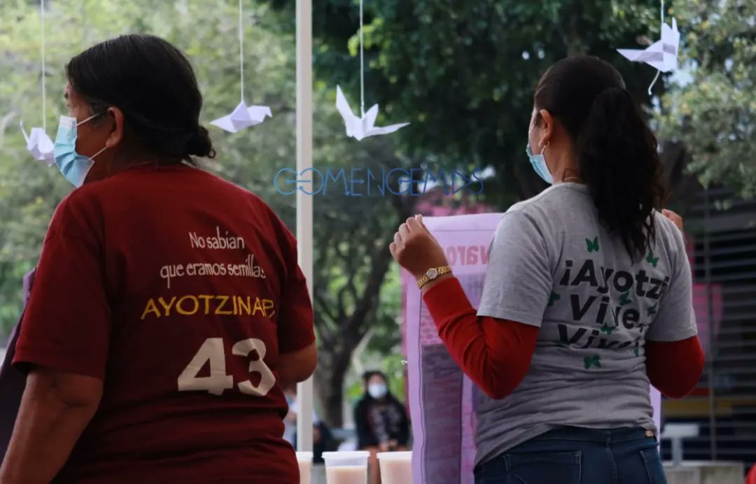 ComencemosMC's tweet photo. El 23 de septiembre en la #FacultadDeCiencias #UNAM, a 8 años de la desaparición de los 43 compañeros normalistas de Ayotzinapa se recibieron a los familiares y amigos de los 43 en donde se les dio voz.

#ComencemosInformando
#Ayotzinapa
#FC

Fotos por: @madrid_fim https://t.co/LJjoISmPG0