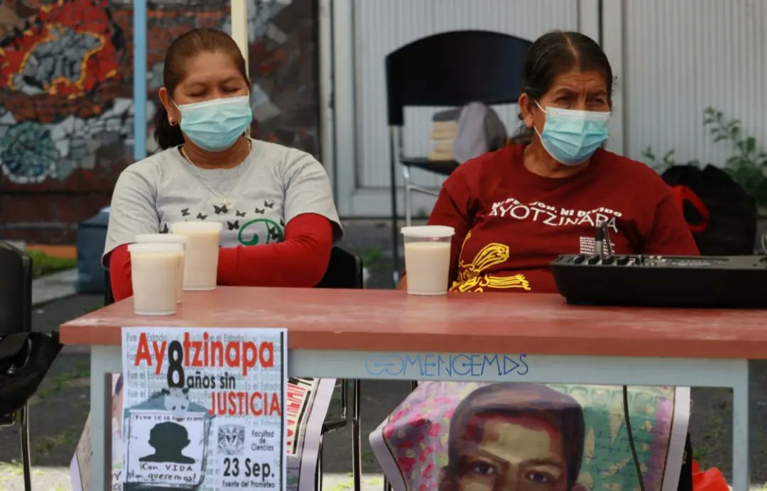 ComencemosMC's tweet photo. El 23 de septiembre en la #FacultadDeCiencias #UNAM, a 8 años de la desaparición de los 43 compañeros normalistas de Ayotzinapa se recibieron a los familiares y amigos de los 43 en donde se les dio voz.

#ComencemosInformando
#Ayotzinapa
#FC

Fotos por: @madrid_fim https://t.co/LJjoISmPG0