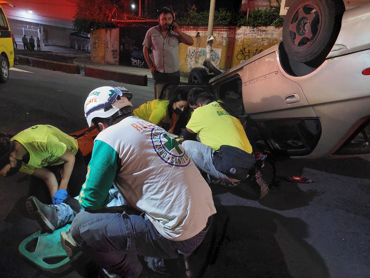 Davicitosv's tweet photo. @RED_Informa_SV @alertacomando Trabajaron en conjunto con @CvsOficial https://t.co/B54gg4THqP