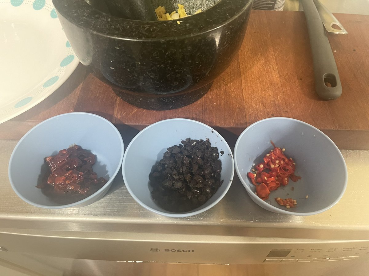 Patrick Skinner on Twitter "Aromatics (garlic, ginger, spicy bean