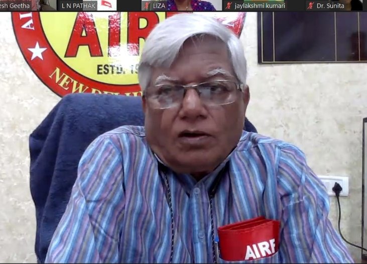 ShivaGopalMish1's tweet photo. AIRF के महामंत्री शिवगोपाल मिश्रा ने बताया कि बोनस की फाइल प्रधानमंत्री ने मंगाया, और 78 दिन का बोनस मंजूर किया, इस मामले में बोर्ड ने आदेश भी जारी कर दिया ! कल ही महामंत्री ने सरकार को पत्र लिखा था, श्री मिश्रा ने PM, MR और CRB को धन्यवाद कहा है !
@PMOIndia @AshwiniVaishnaw https://t.co/n8UWPSDUxW