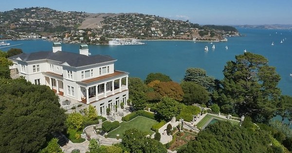 Robisyouragent's tweet photo. Real estate investing is a not always easy, but these investments paid off like crazy! Check out the ten best real estate investments ever.

Robert Nunez, US Navy Ret.
Real Estate Associate Broker
Daniel Gale Sotheby's... https://t.co/6zJHgyNFCc https://t.co/z0PWd3lwTx